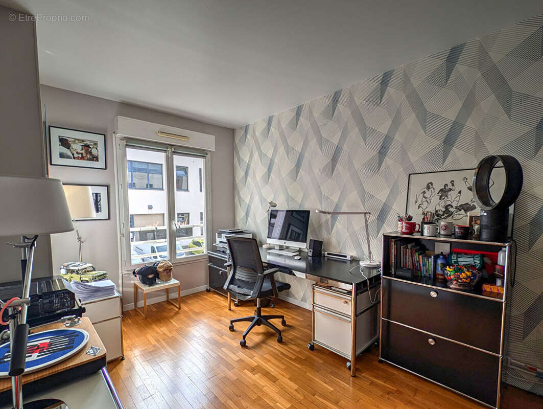 Appartement à LA GARENNE-COLOMBES