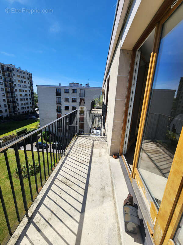 Appartement à FRESNES