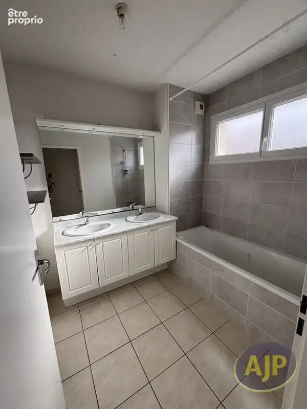 CHALLANS - Maison 3 chambres - photo 5