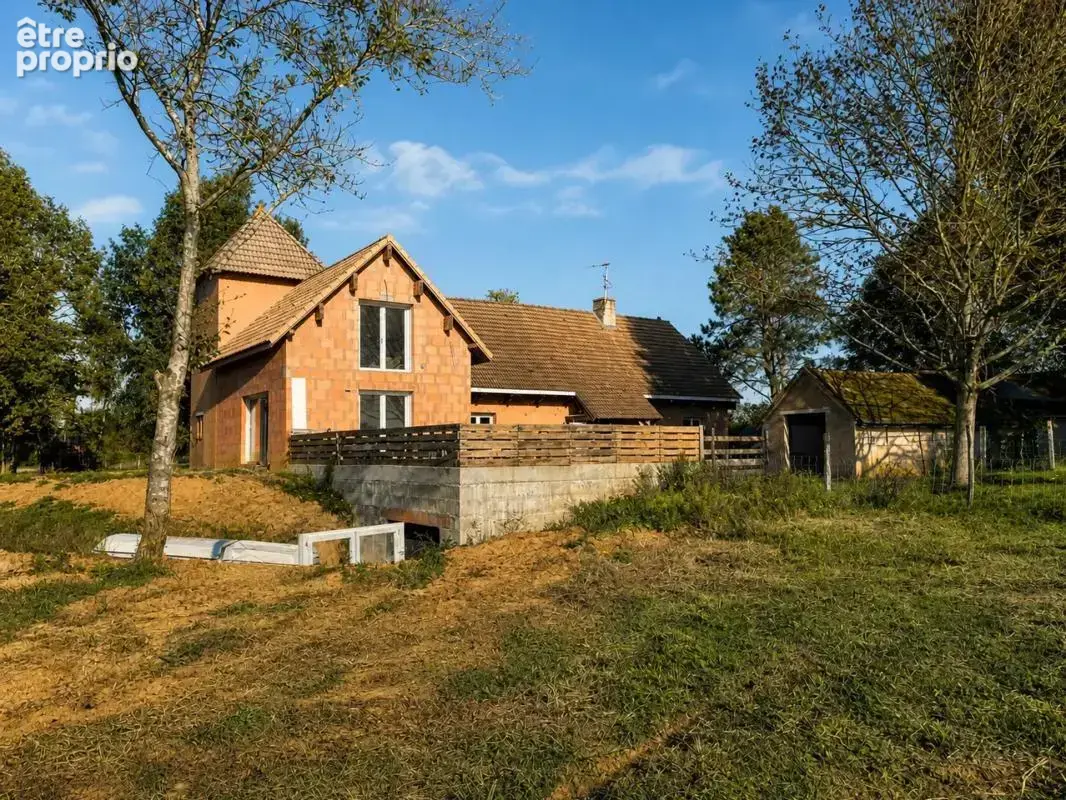 Maison de 5 pièces de 300 m² à Saint-Martin-en-Bresse - photo 2