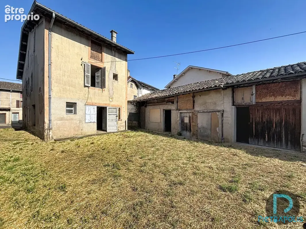Appartement 256 m² à Pont-De-Veyle  - photo 1