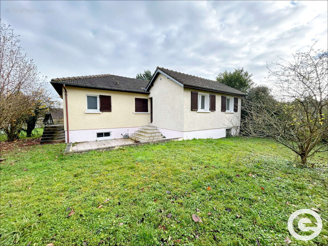 Maison à SAINT-MARTIN-DU-TERTRE