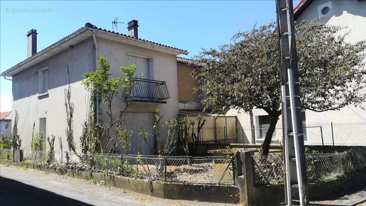 Maison à SAINT-ANGEAU