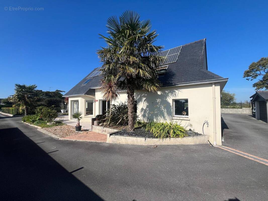 Photo 1 - Maison à SAINT-EVARZEC