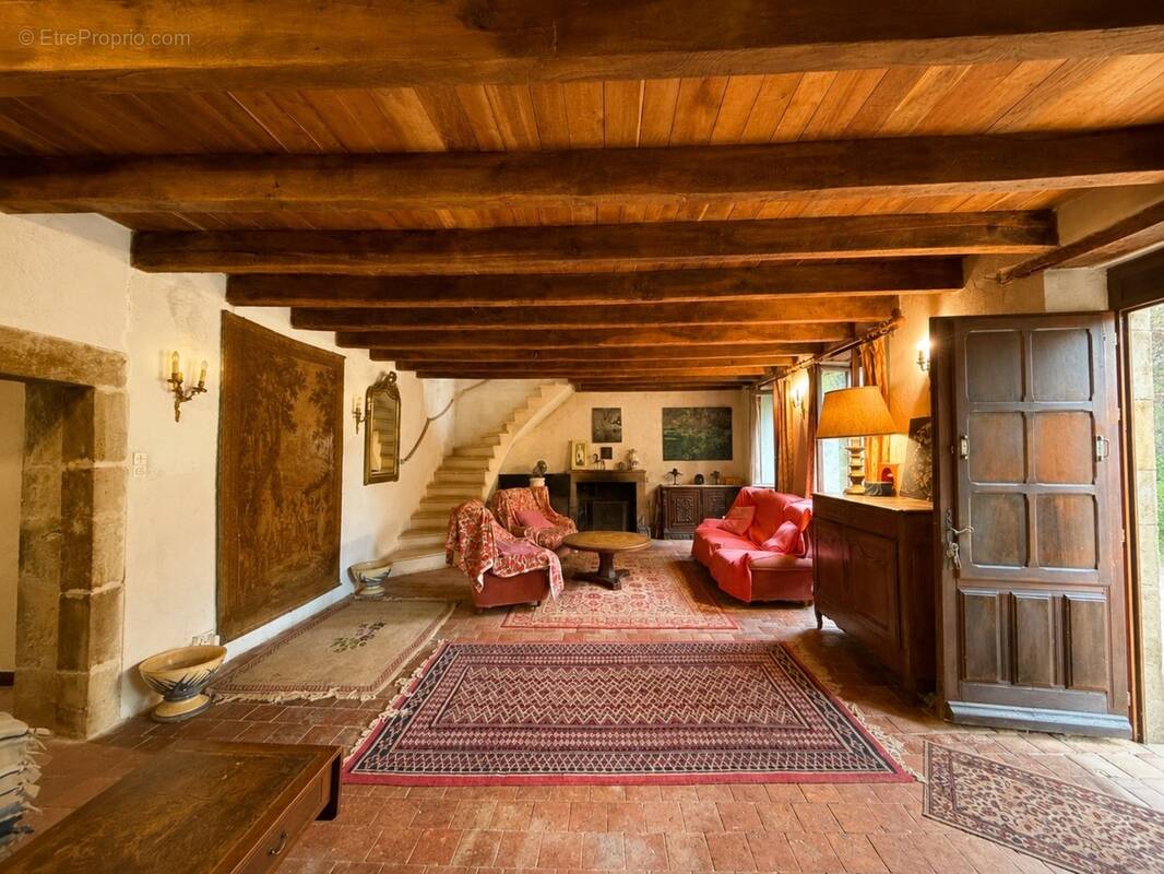 Maison à VALLON-EN-SULLY