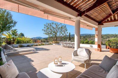 Maison à MOUGINS