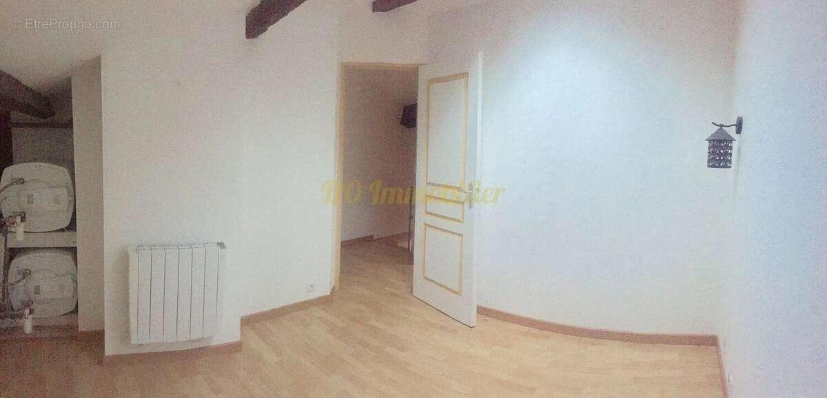 Appartement à ROQUESTERON