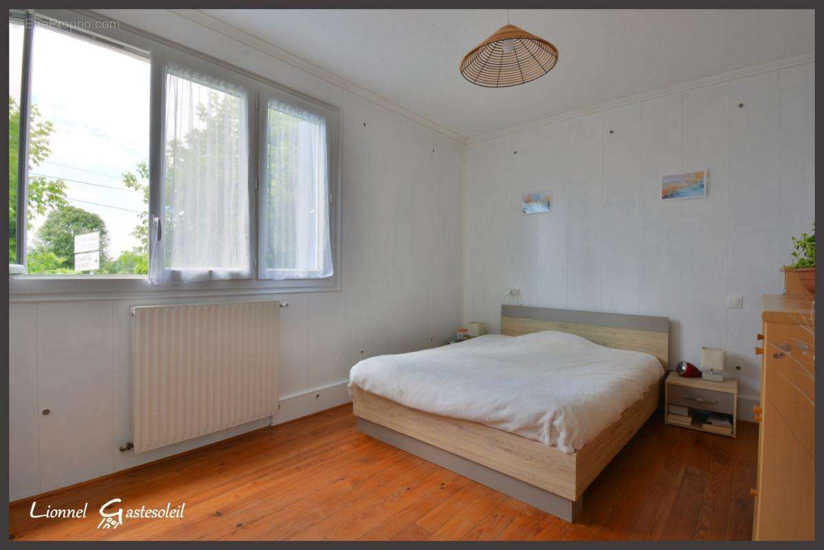 Maison de plain pied 3 chambres garage à vendre sur la commune de Margueron  (33) - photo 11
