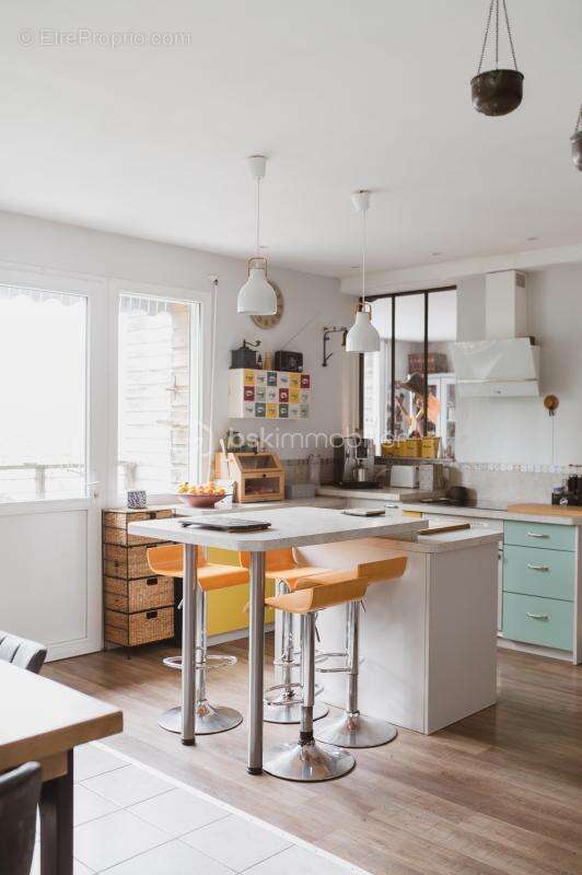 Maison à VILLAINES-LES-ROCHERS