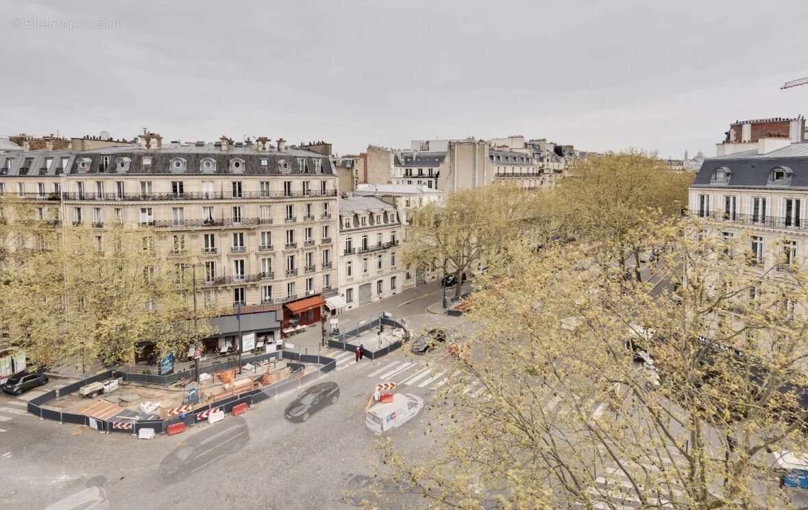 Appartement à PARIS-8E