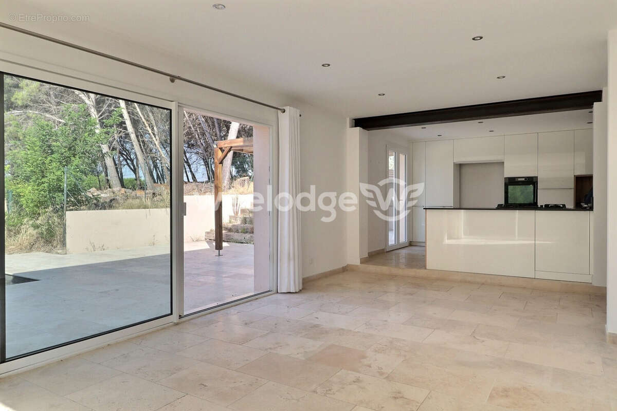 Maison à SAINT-CHAMAS