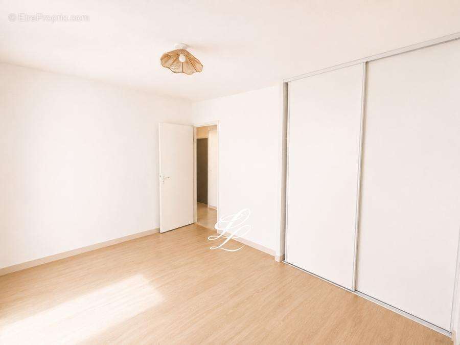 Appartement 64 m² à Joue-Les-Tours  - photo 164
