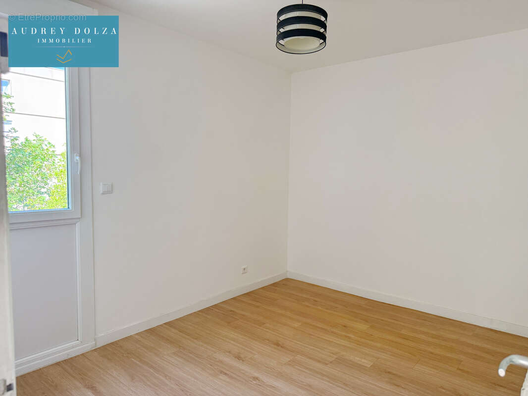 EN EXCLUSIVITÉ SUR MARIGNANE - Appartement de type 4 - 66 m2 - 130 000€ FAI - photo 5