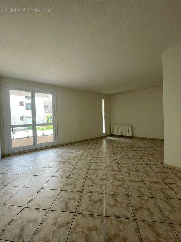 Appartement à SAINT-JEAN-DE-BRAYE