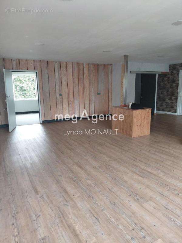 Local commercial - photo 3