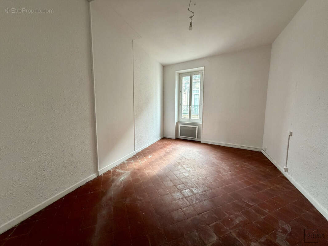 Appartement à LEZIGNAN-CORBIERES