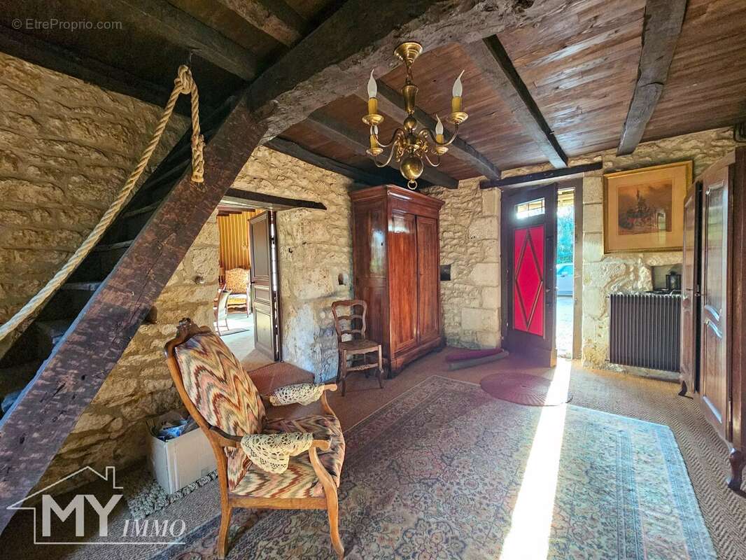 Maison à RAZAC-DE-SAUSSIGNAC