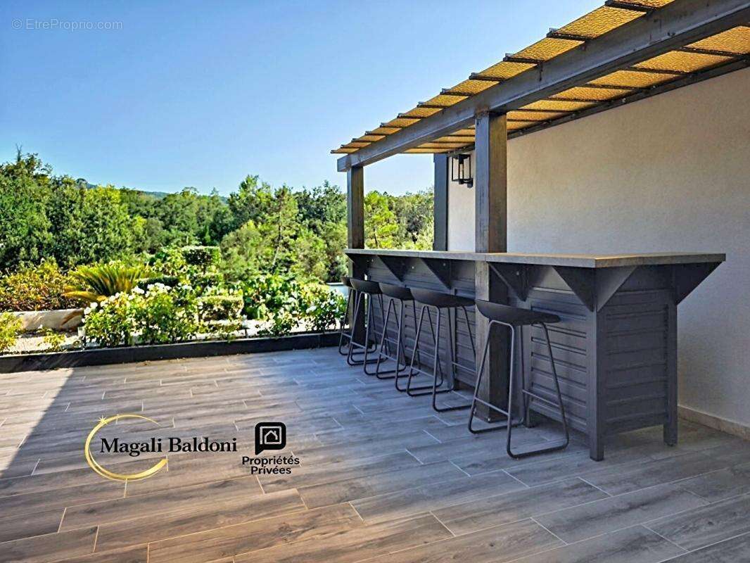 Villa Le Muy 7 pièces 234 m2- PISCINE- T3- GARAGE - photo 3