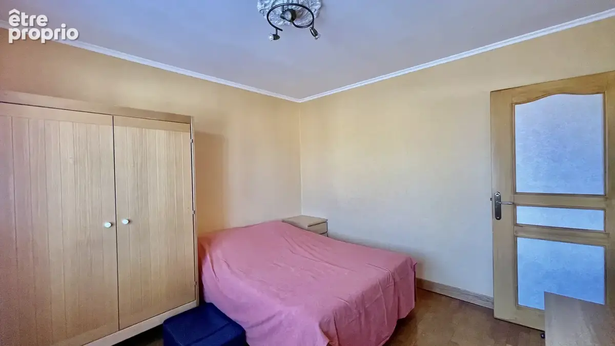 Grande maison familiale de 220 m2 / 5 chambres / Terrain de 673 m2 - photo 13