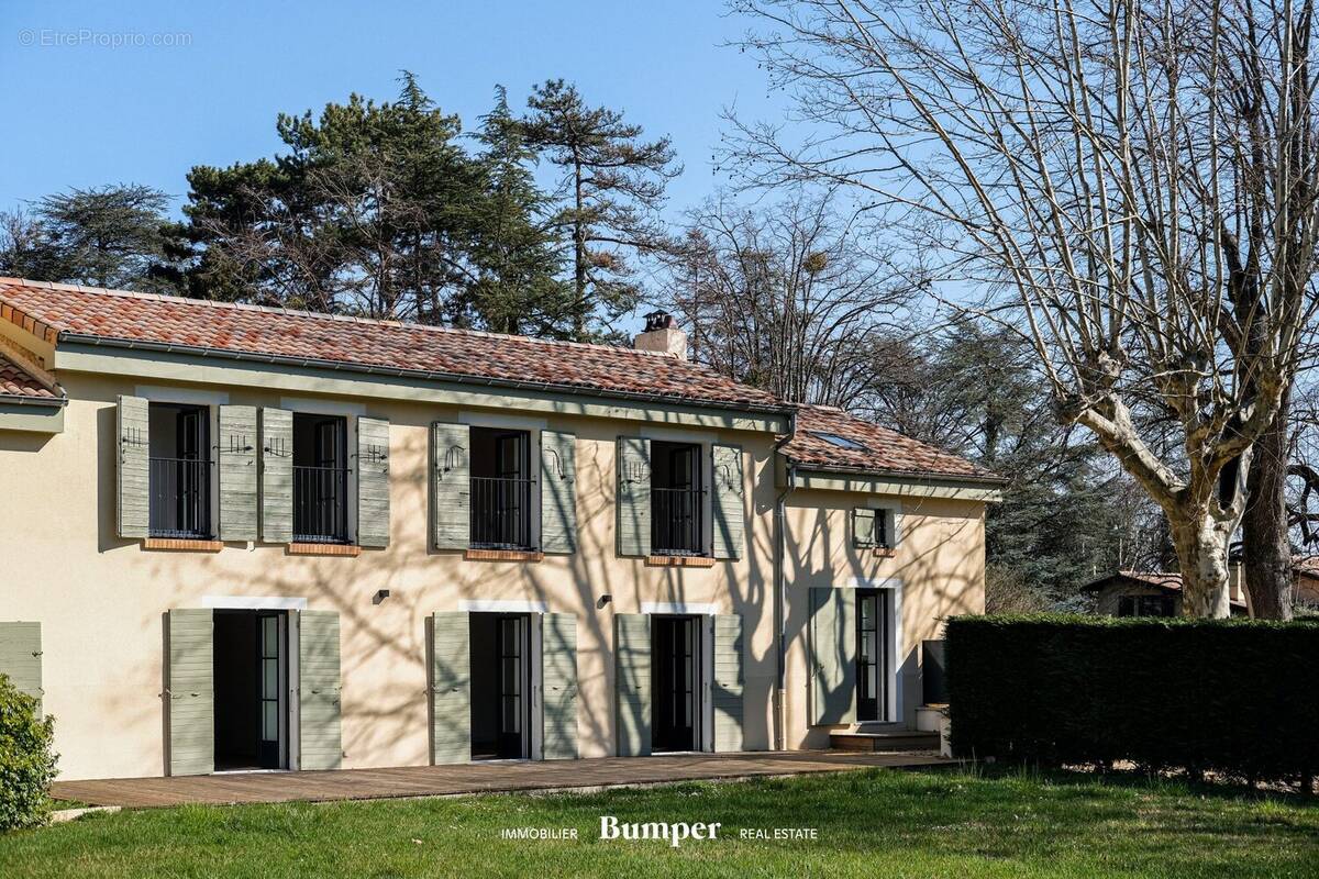 Maison à SAINT-GENIS-LAVAL