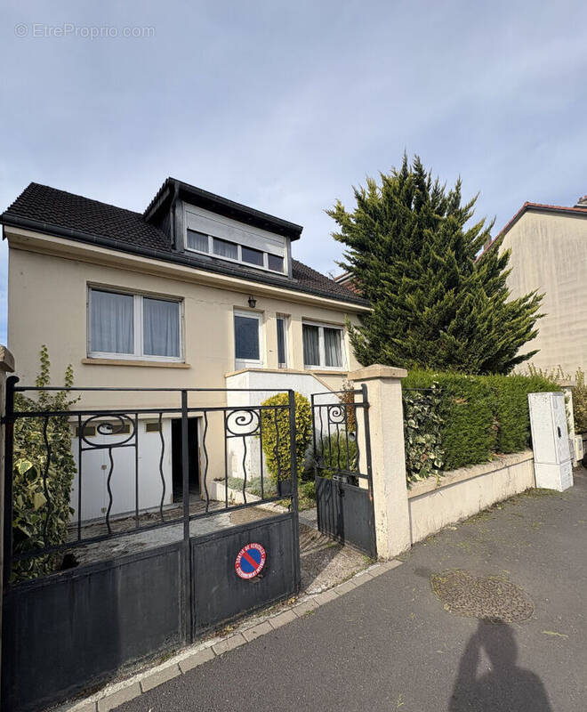 Maison à MOULINS-LES-METZ