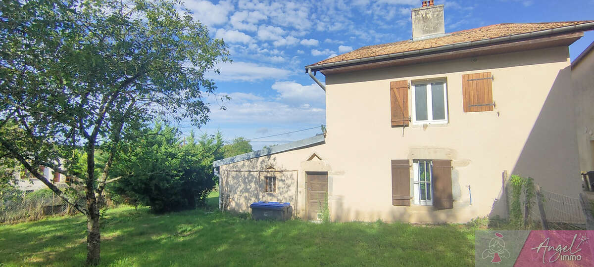 Maison à COURCHAPON