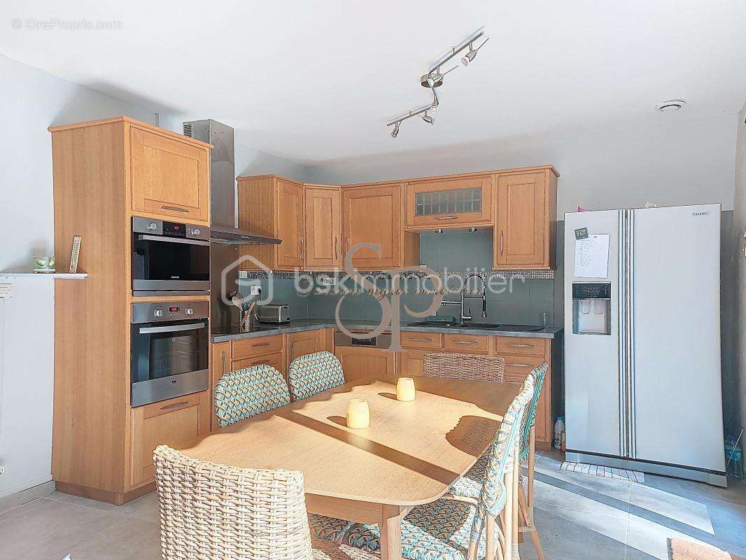 Maison à BAZOCHES-SUR-LE-BETZ