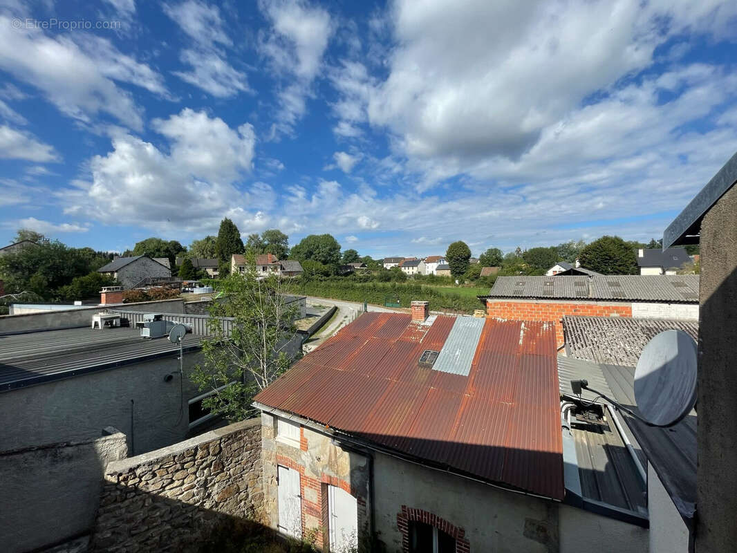 Maison 115 m² à Giat  - photo 6