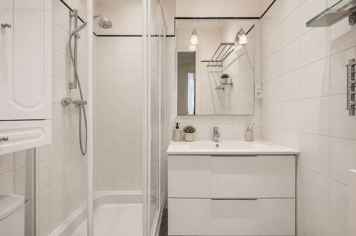 Appartement à PARIS-14E