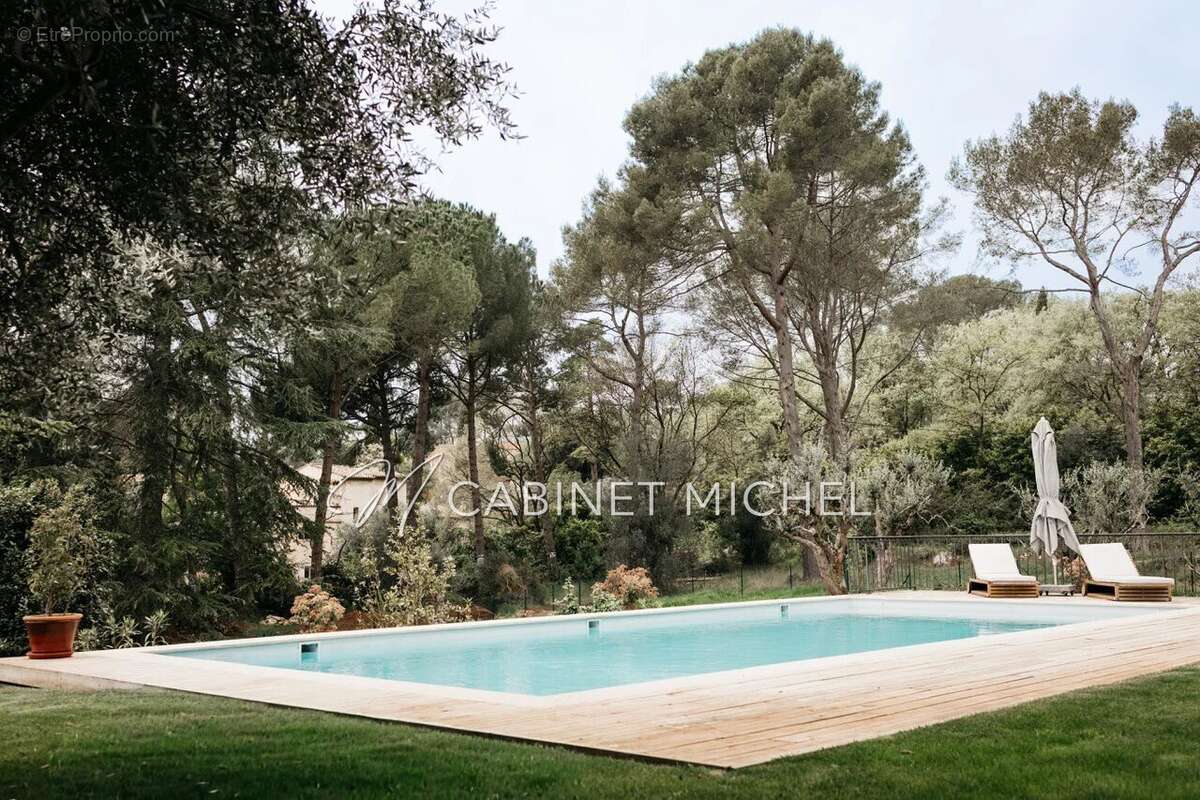 Maison à ROQUEFORT-LES-PINS