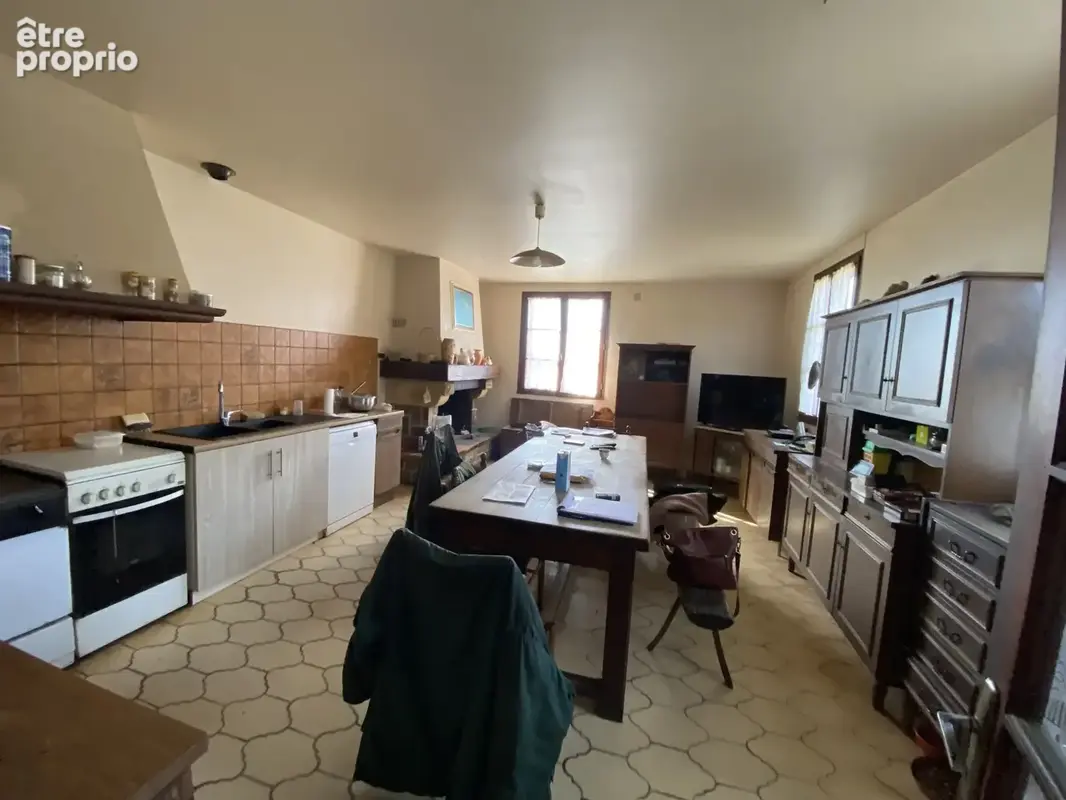 Meuzac dans un joli hameau. une maison avec sa grange et son puits - photo 3