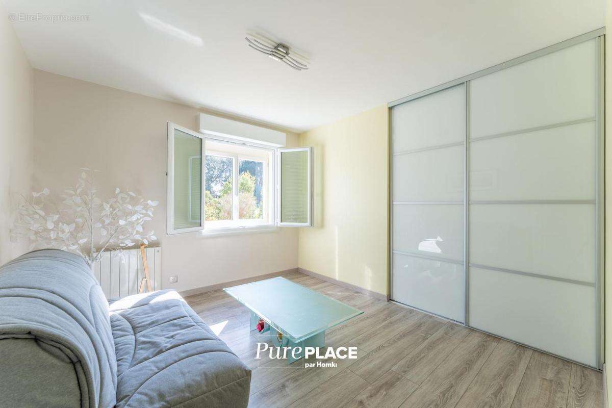 Maison à AMBARES-ET-LAGRAVE