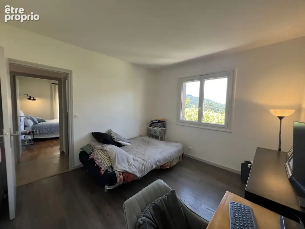 Maison Plain-pied - vue dégagée - piscine - Véranda - sous-sol complet - photo 23