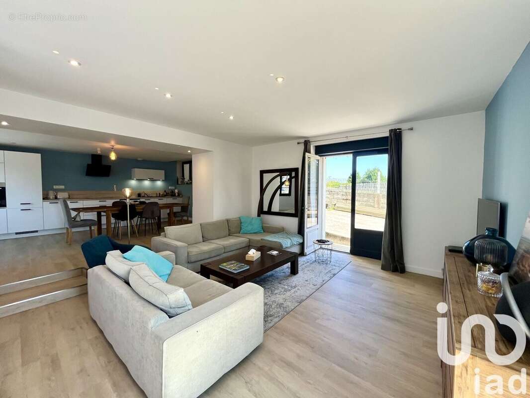 Maison 115 m² à Vains  - photo 9