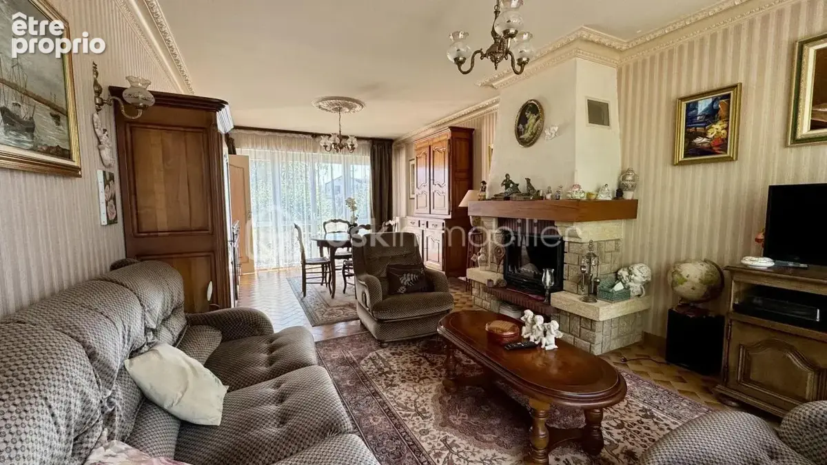 Maison traditionnelle - 5 pièces - 3 chambres + 1 bureau - sous-sol complet - jardin clos et arboré - photo 8