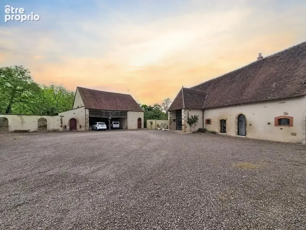 Maison 6 pièces 250 m² à vendre à Chateaumeillant (18370) - photo 3