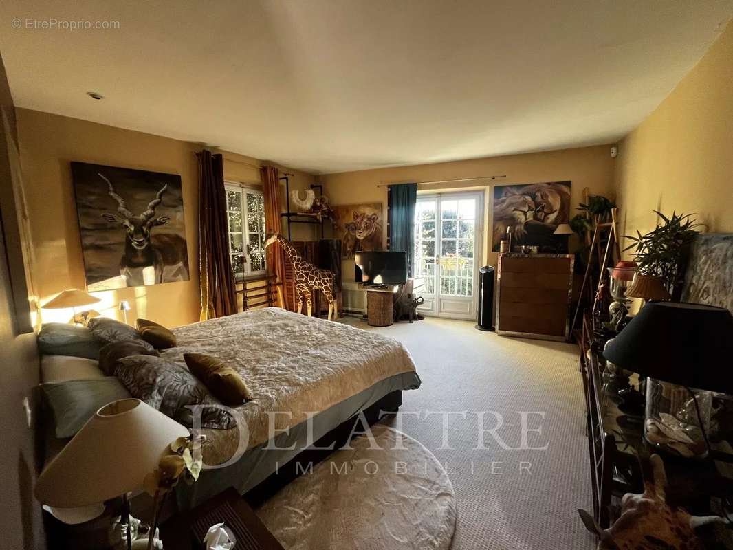 Maison à ROQUEFORT-LES-PINS