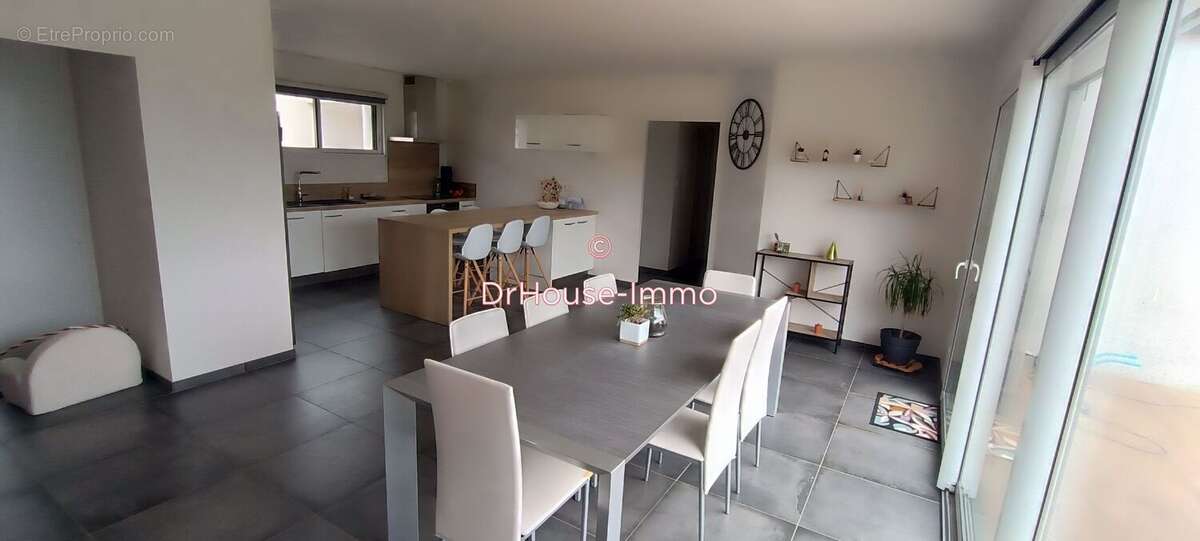 Maison à SAINT-MARTIN-DES-NOYERS