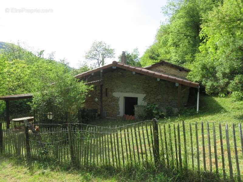 Dpt Ain (01), à vendre TORCIEU grangeon en pierres P2 d'environ 40 m² et terrain de 4362 m² - photo 4