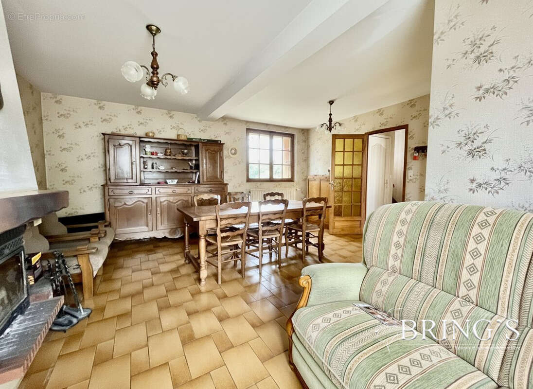 Maison 87 m² à Saint-Victeur  - photo 4