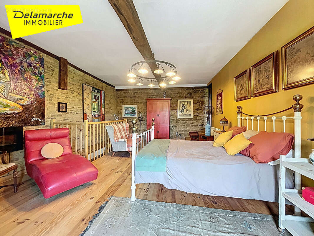 Maison à SAINT-HILAIRE-DU-HARCOUET