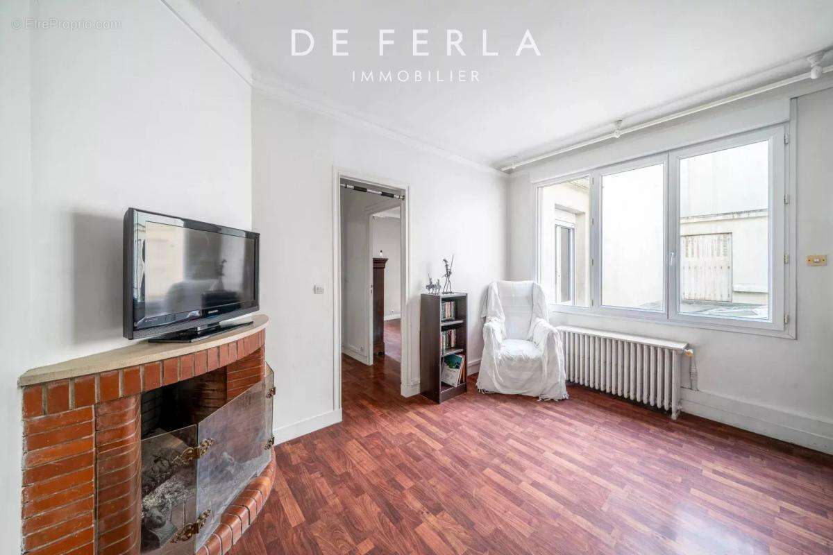 Appartement à PARIS-7E