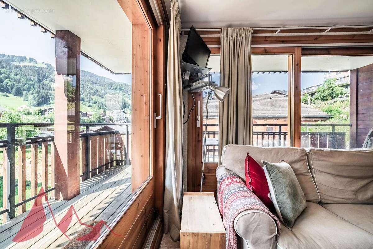 MORZINE – Superbe appartement duplex de 3 chambres  Emplacement exceptionnel au cœur du village  Exposition plein sud  Excellent - photo 3