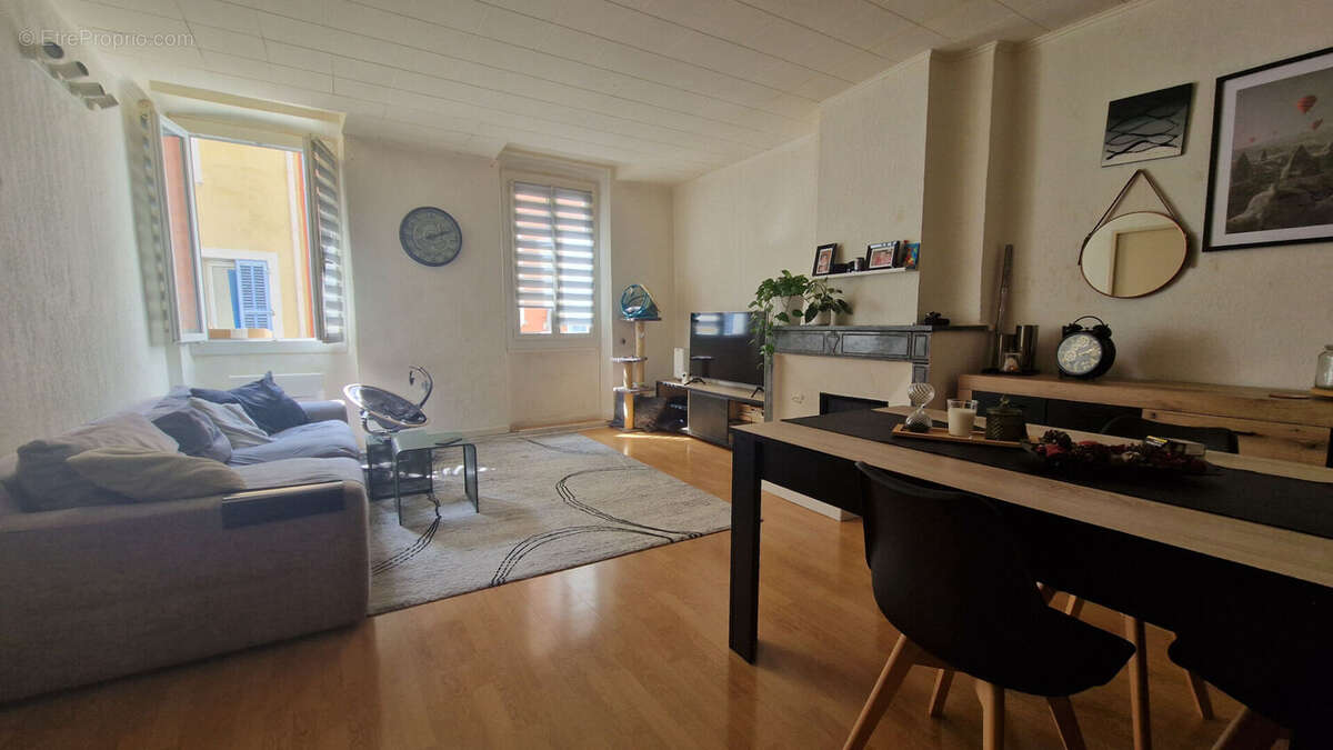 Immeuble La Seyne Sur Mer 180 m2, 5 lots loués, 2 greniers - photo 9