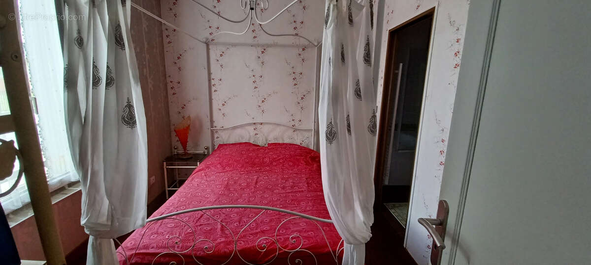 Maison à LE RELECQ-KERHUON