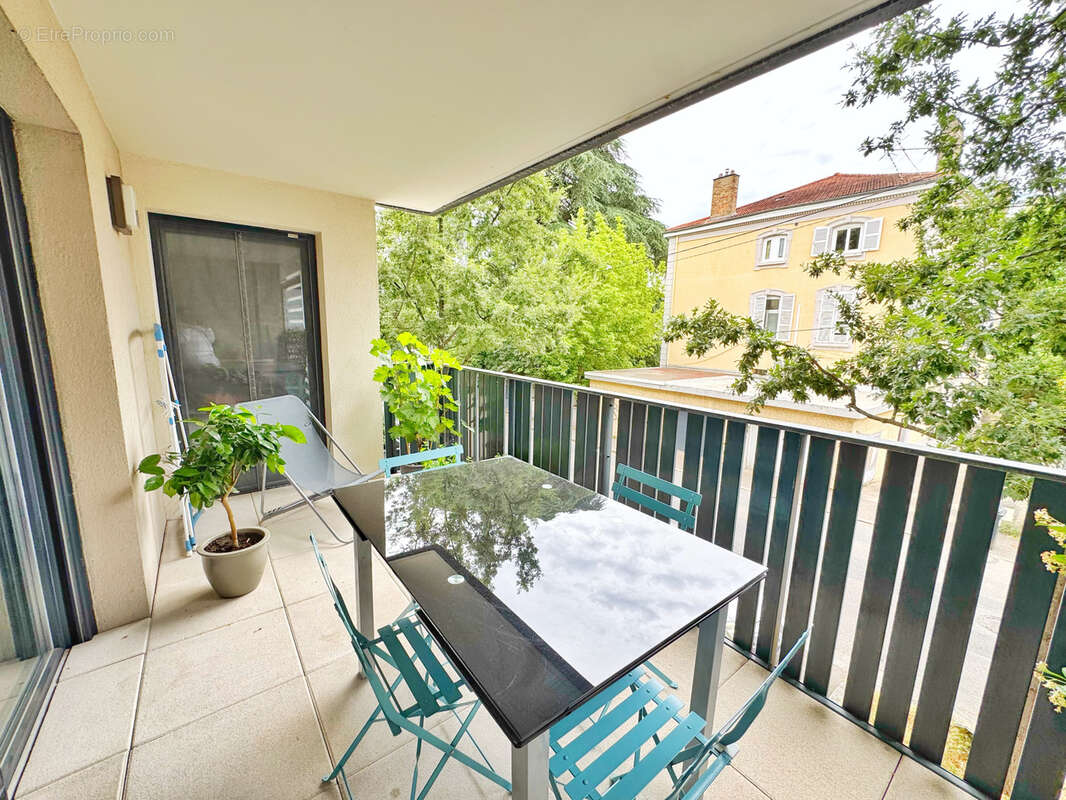 Appartement à OULLINS