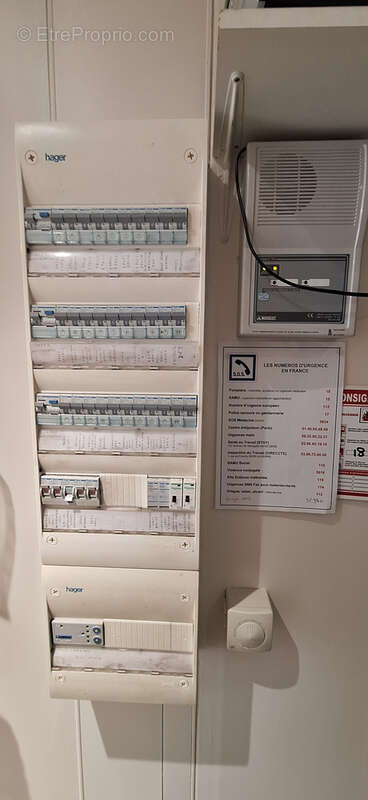 Commerce à THORIGNY-SUR-OREUSE