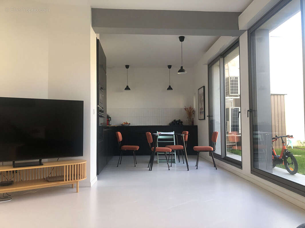 A VENDRE - SECTEUR BELCIER-Maison Bordeaux 5 pièce(s) 118 m2 avec Jardin - photo 3