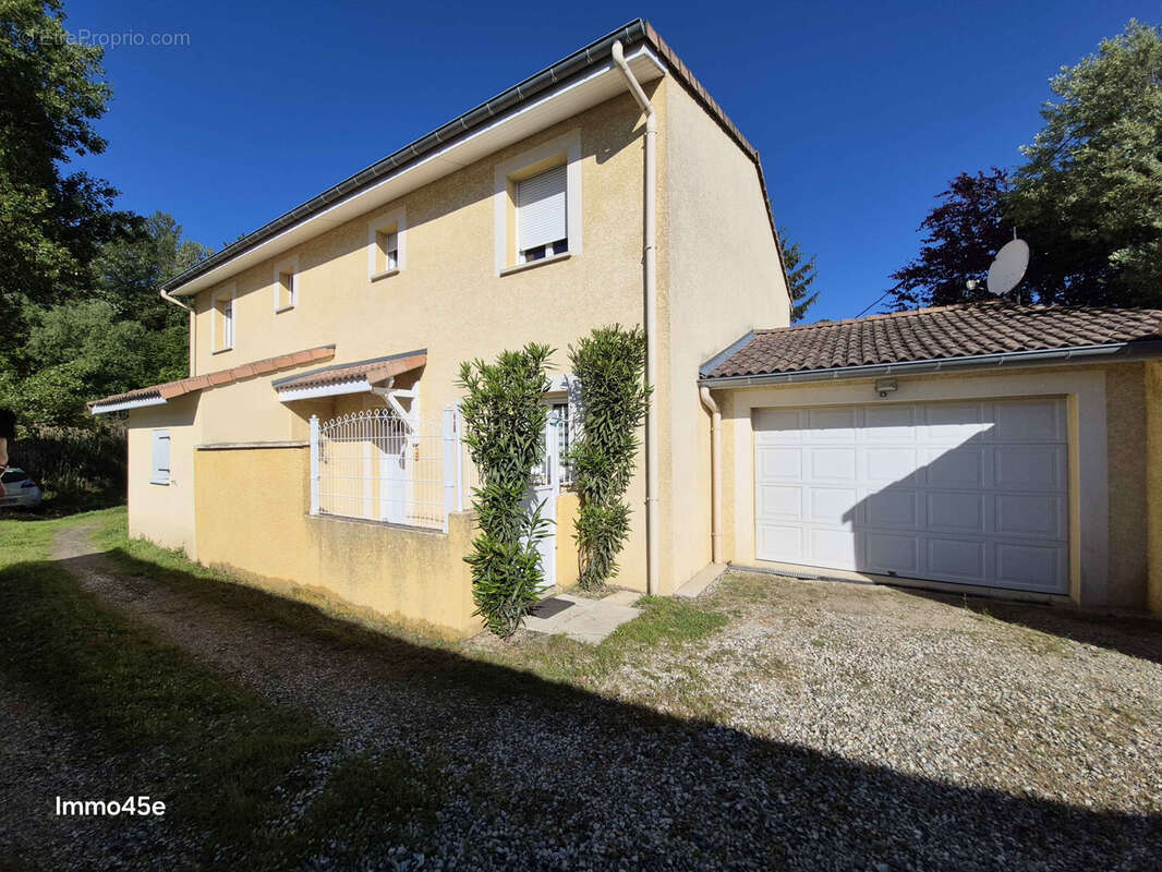 Maison à CHANTEMERLE-LES-BLES
