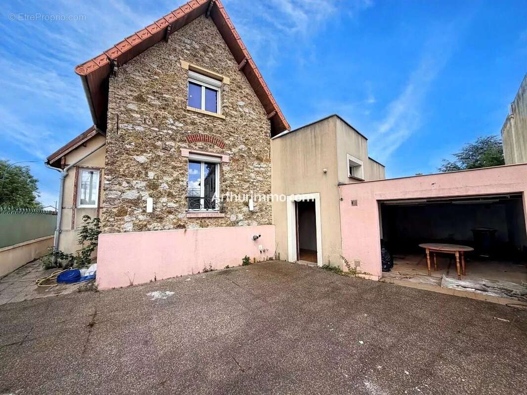 Maison à SUCY-EN-BRIE
